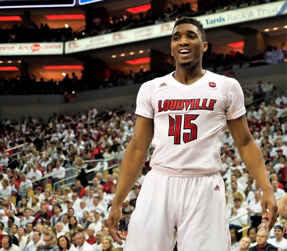 赛前踩场 赛前踩场